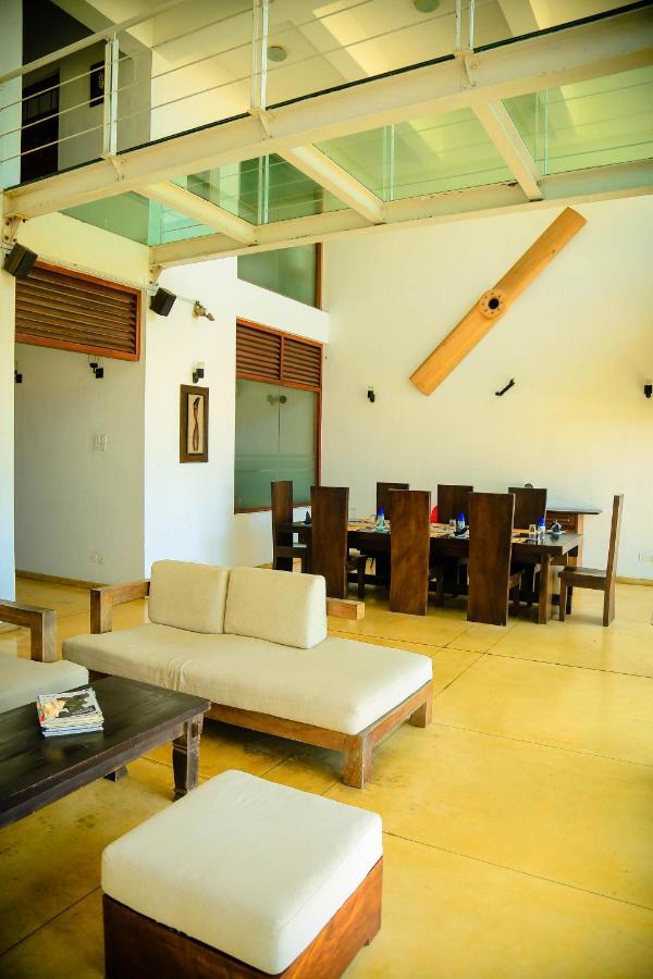 Hotel The Cove à Negombo Extérieur photo