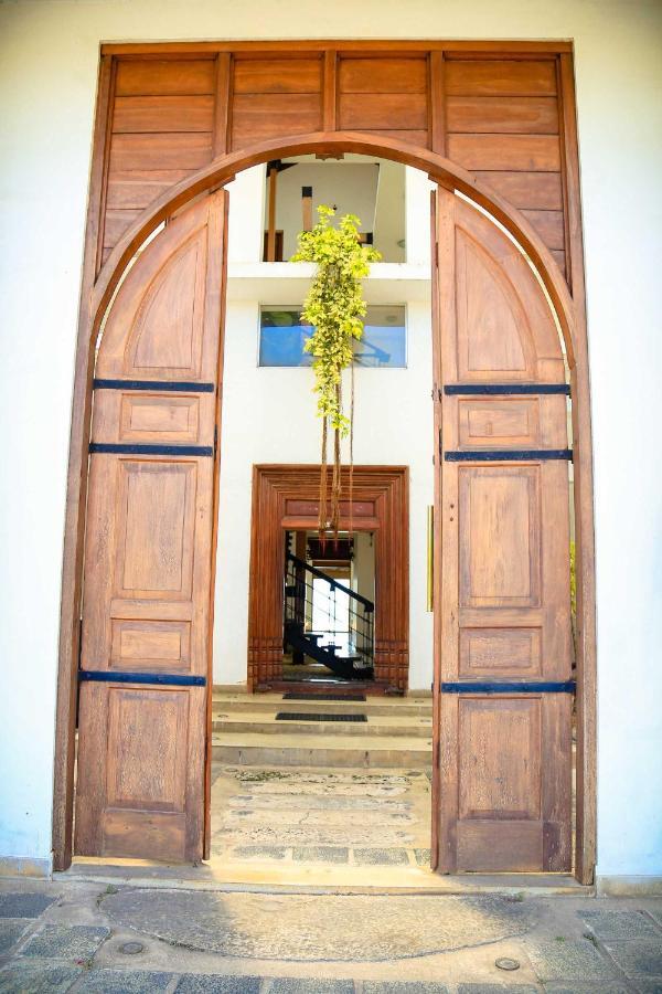 Hotel The Cove à Negombo Extérieur photo