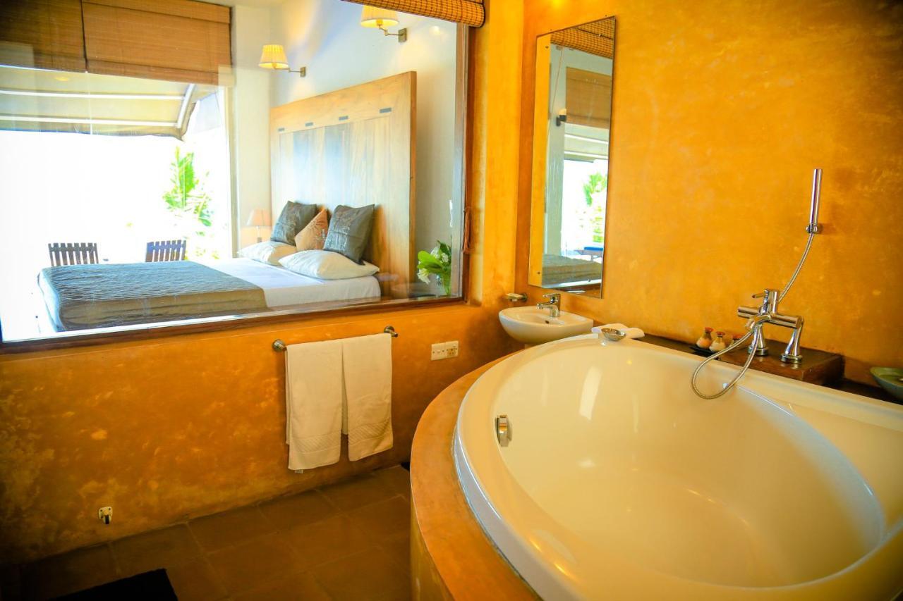Hotel The Cove à Negombo Extérieur photo