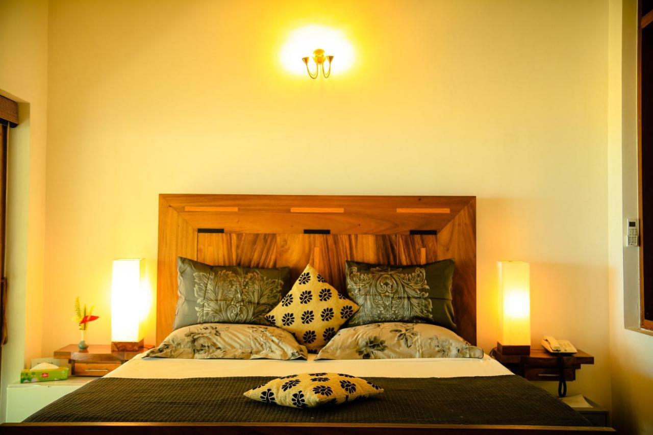 Hotel The Cove à Negombo Extérieur photo